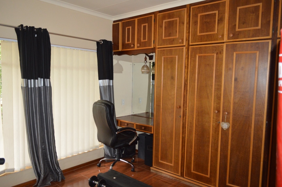 4 Bedroom Property for Sale in Flamwood North West